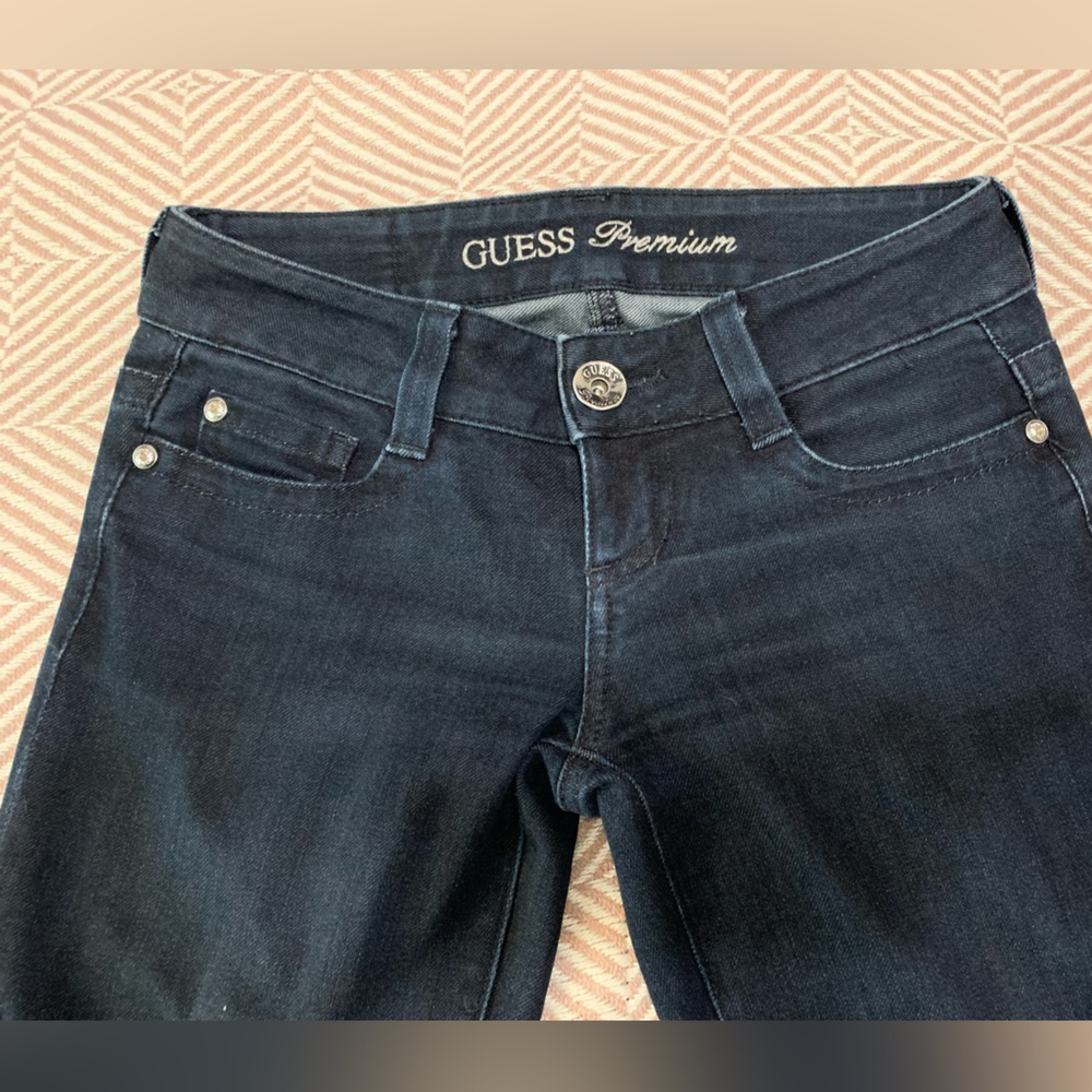 GUESS Women's Dark Wash High Rise Jeans, size 25, cool, stretch